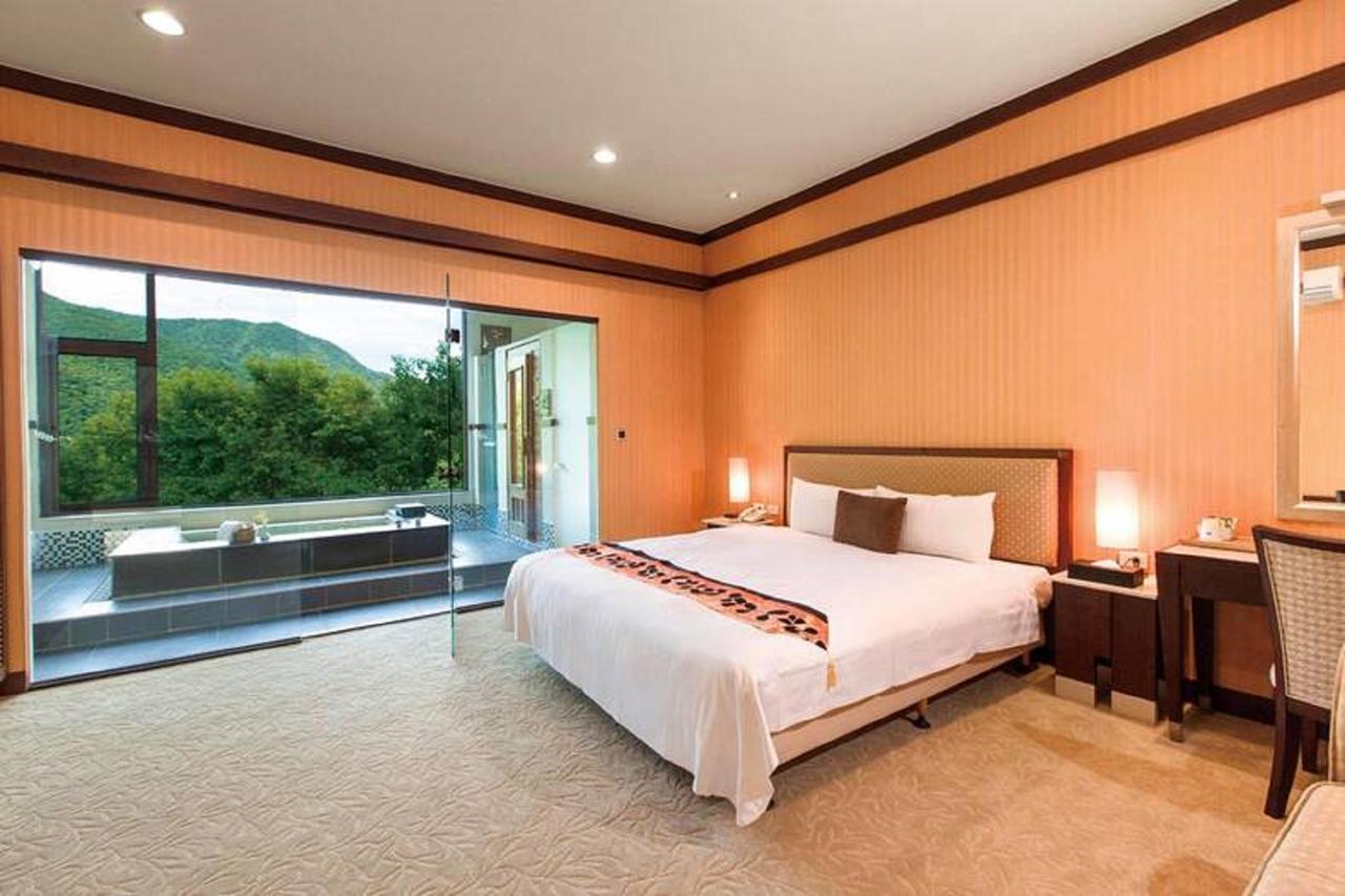 Four Season Beauty Resort Wulai Buitenkant foto